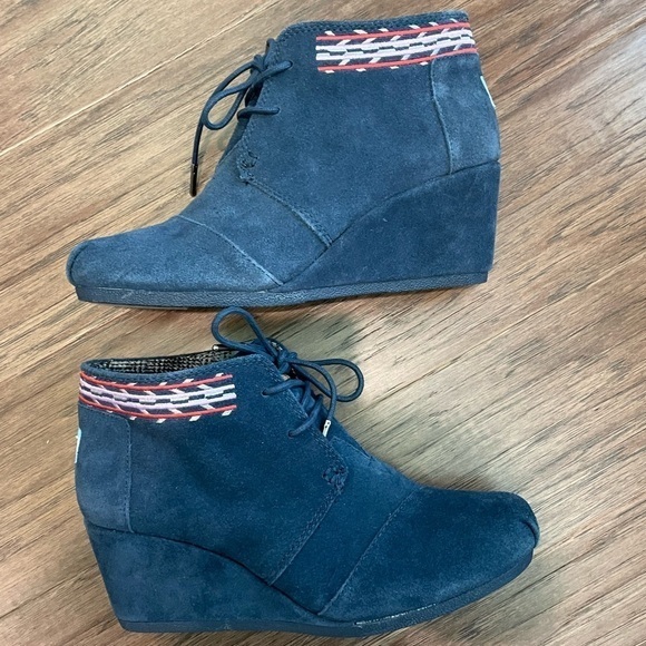 TOMS Desert Suede Wedge Booties- Sz 8.5 - Picture 4 of 10